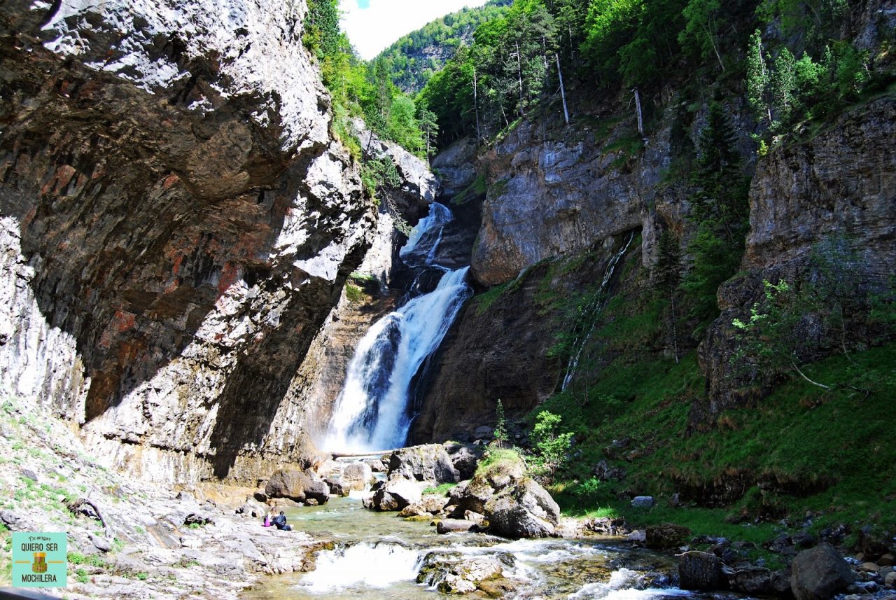 Cascada del estrecho