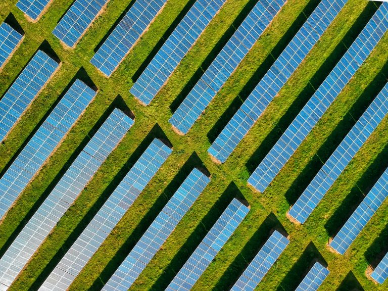 Placas solares: energía verde y económica