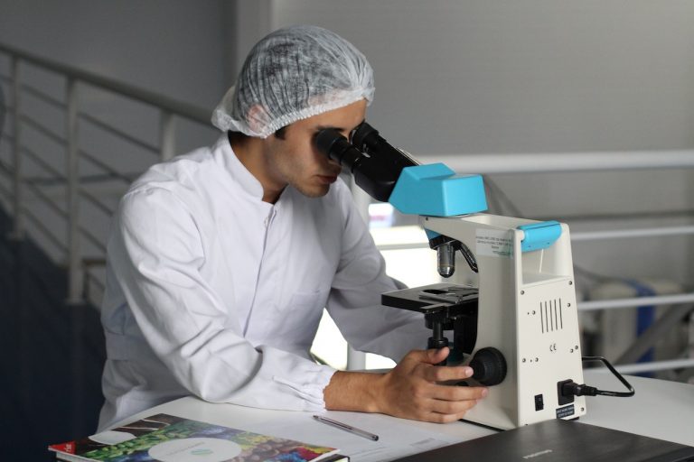 Detectar enfermedades genéticas con una prueba de cariotipo
