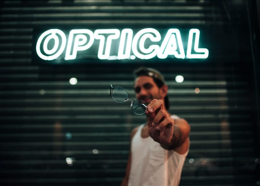 El auge de los rótulos luminosos en Madrid: Innovación y visibilidad para negocios urbanos